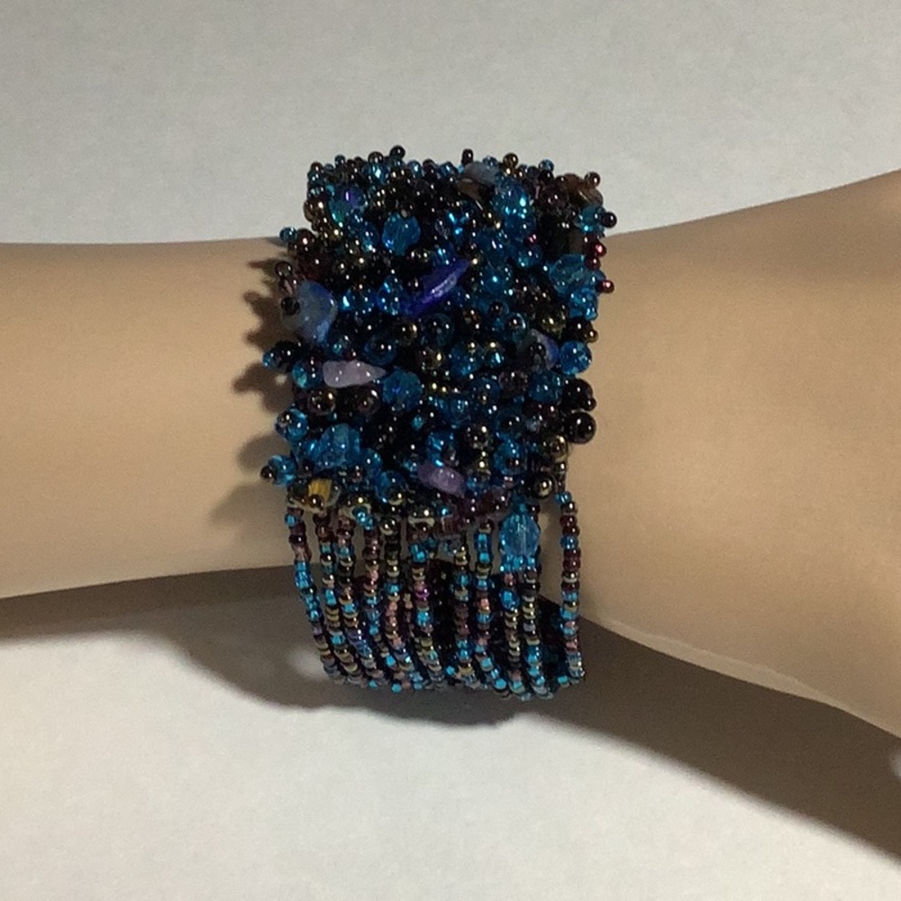 BEAUTIFUL BEADED BRACELET